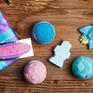 Astronomical bath bomb set from Lush